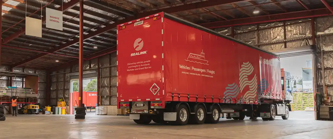 Flat deck and curtainsider trucks